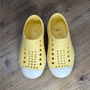 Native Shoes - Light Yellow